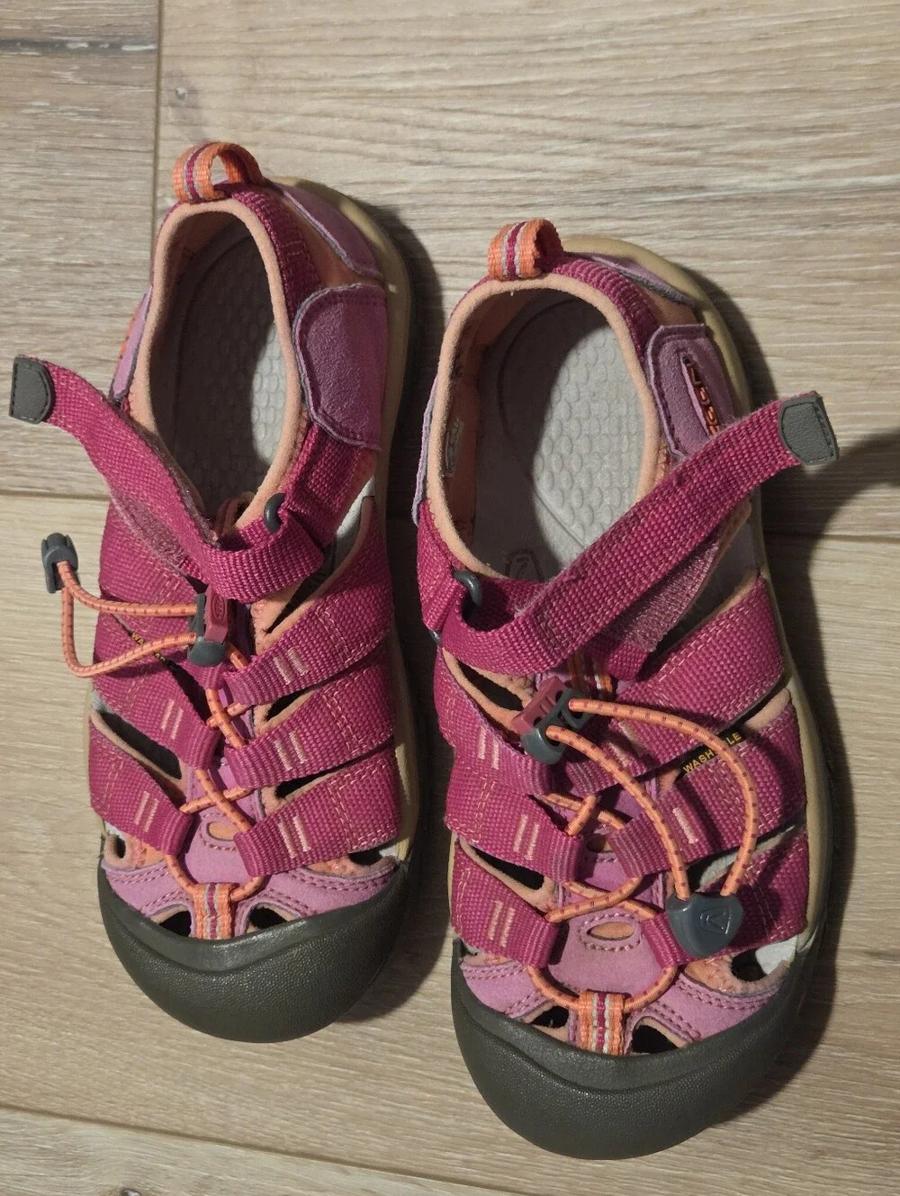 Girls Size 2 KEEN Sandals - Picture 2 of 5